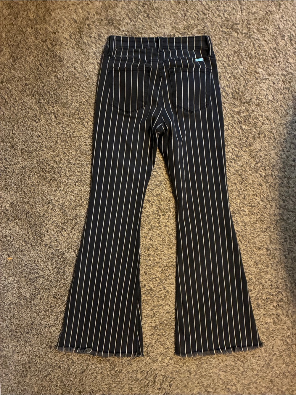 Kancan Lura High Rise Flare jeans in gray with pinstripes  -size 25 - Picture 6 of 8